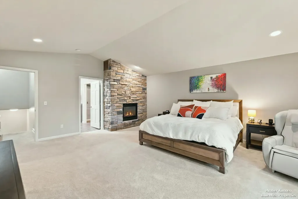 2331 Wilshire Drive SE East Grand Rapids City MI 49506