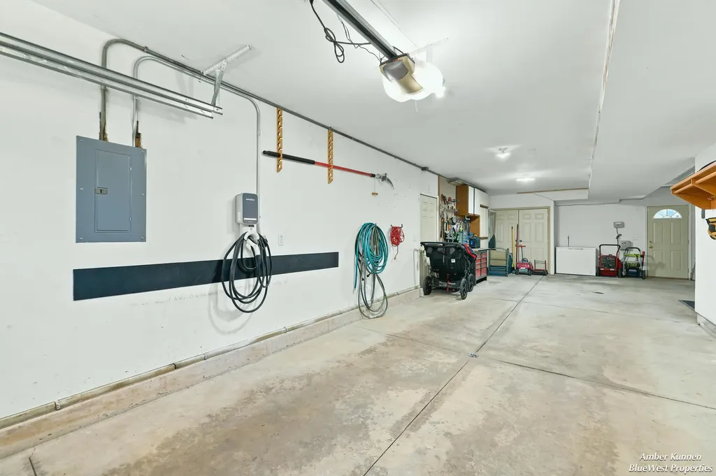 2331 Wilshire Drive SE East Grand Rapids City MI 49506