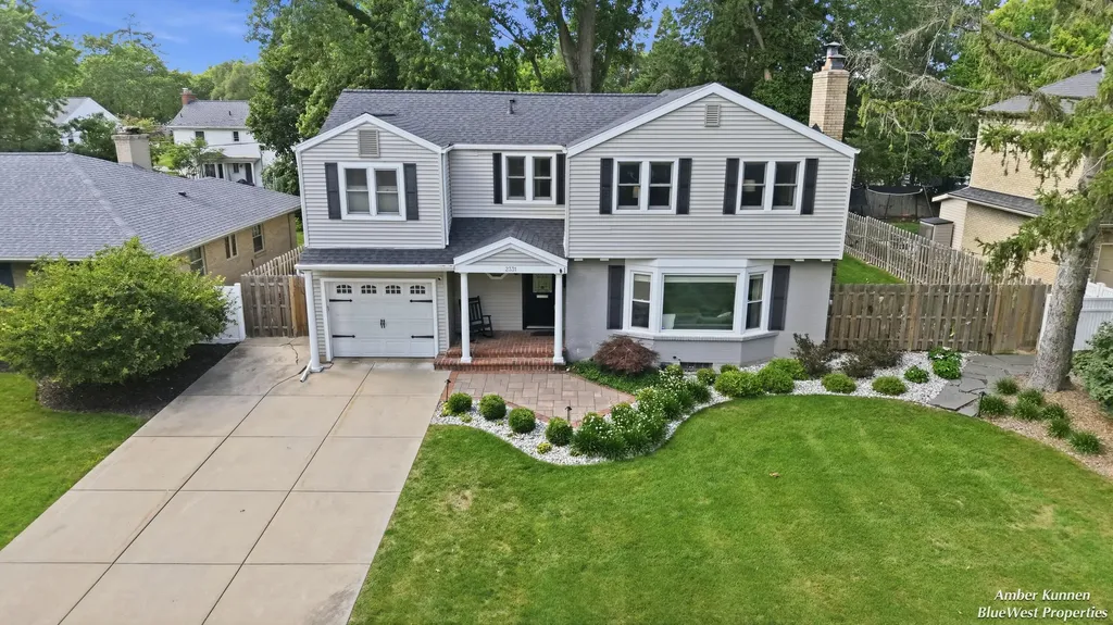 2331 Wilshire Drive SE East Grand Rapids City MI 49506