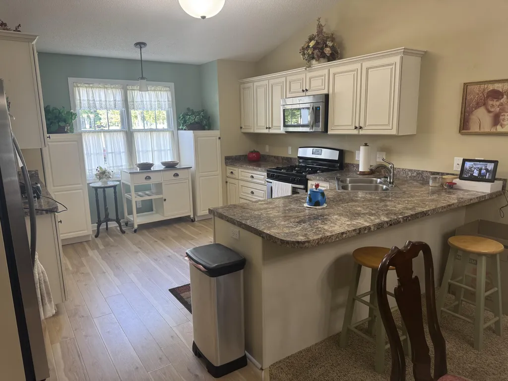 2143 Rosewood Lane Muskegon City MI 49441