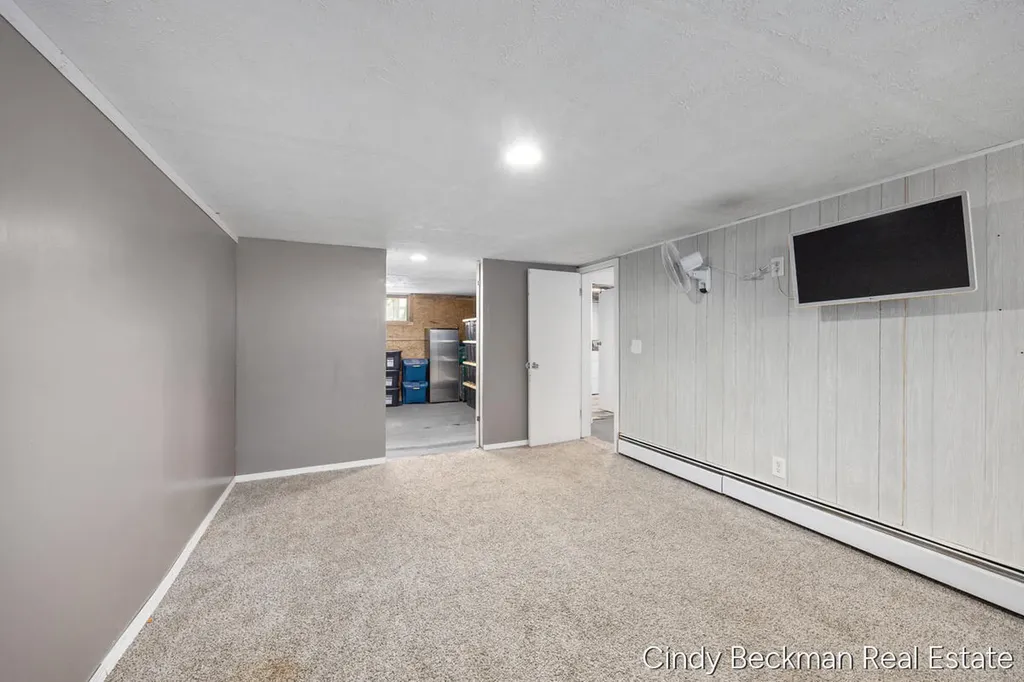 368 E 24th Street Holland City MI 49423