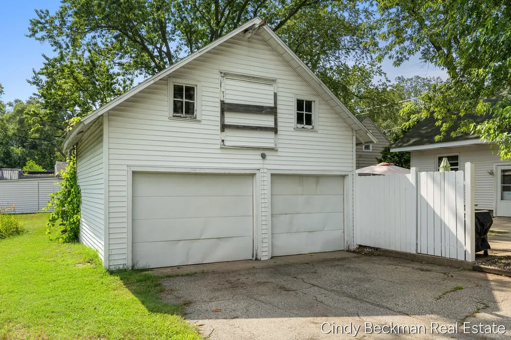 368 E 24th Street Holland City MI 49423