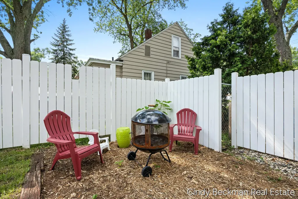 368 E 24th Street Holland City MI 49423
