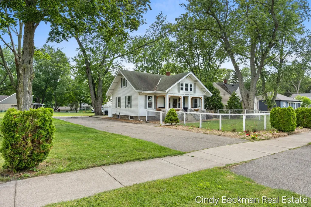 368 E 24th Street Holland City MI 49423