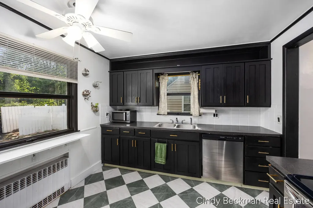 368 E 24th Street Holland City MI 49423