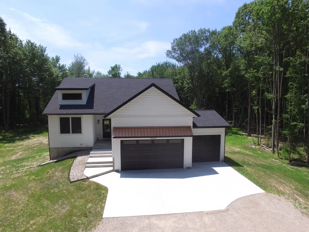 16229 148th Avenue Spring Lake Township MI 49456