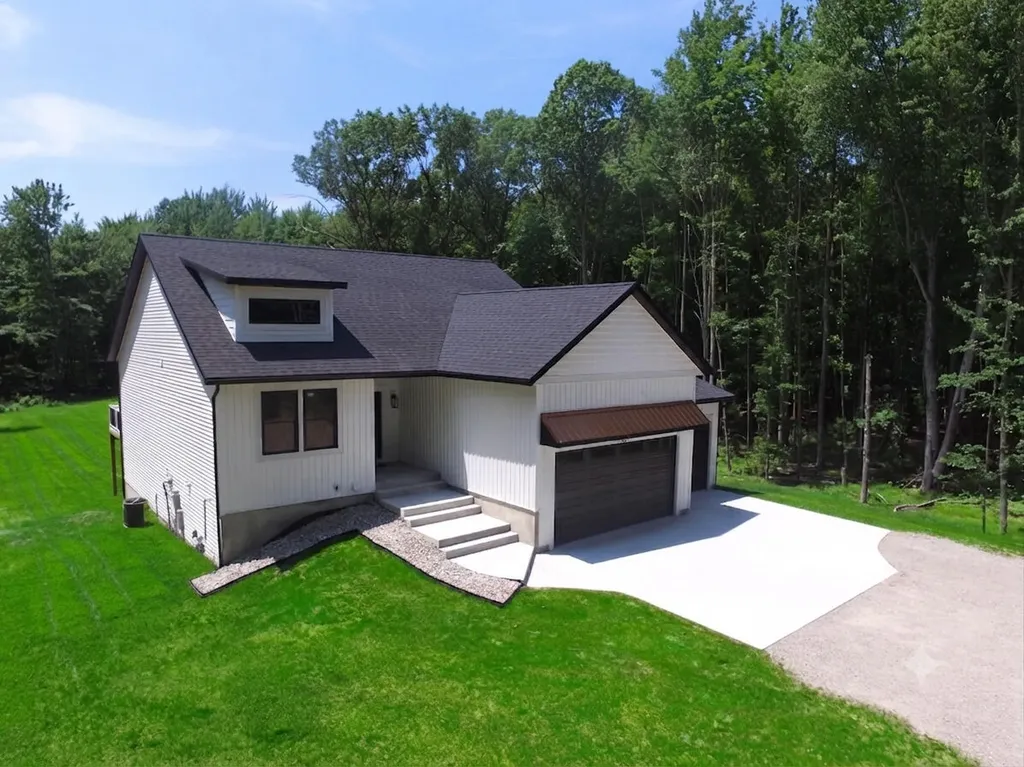 16229 148th Avenue Spring Lake Township MI 49456