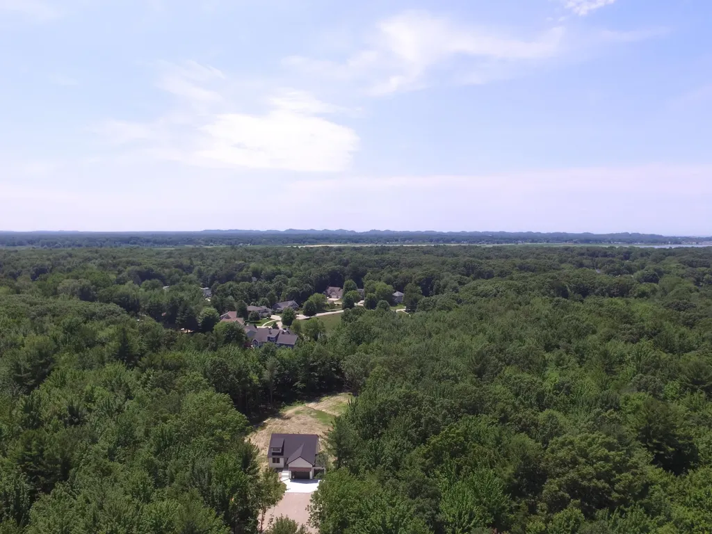 16229 148th Avenue Spring Lake Township MI 49456