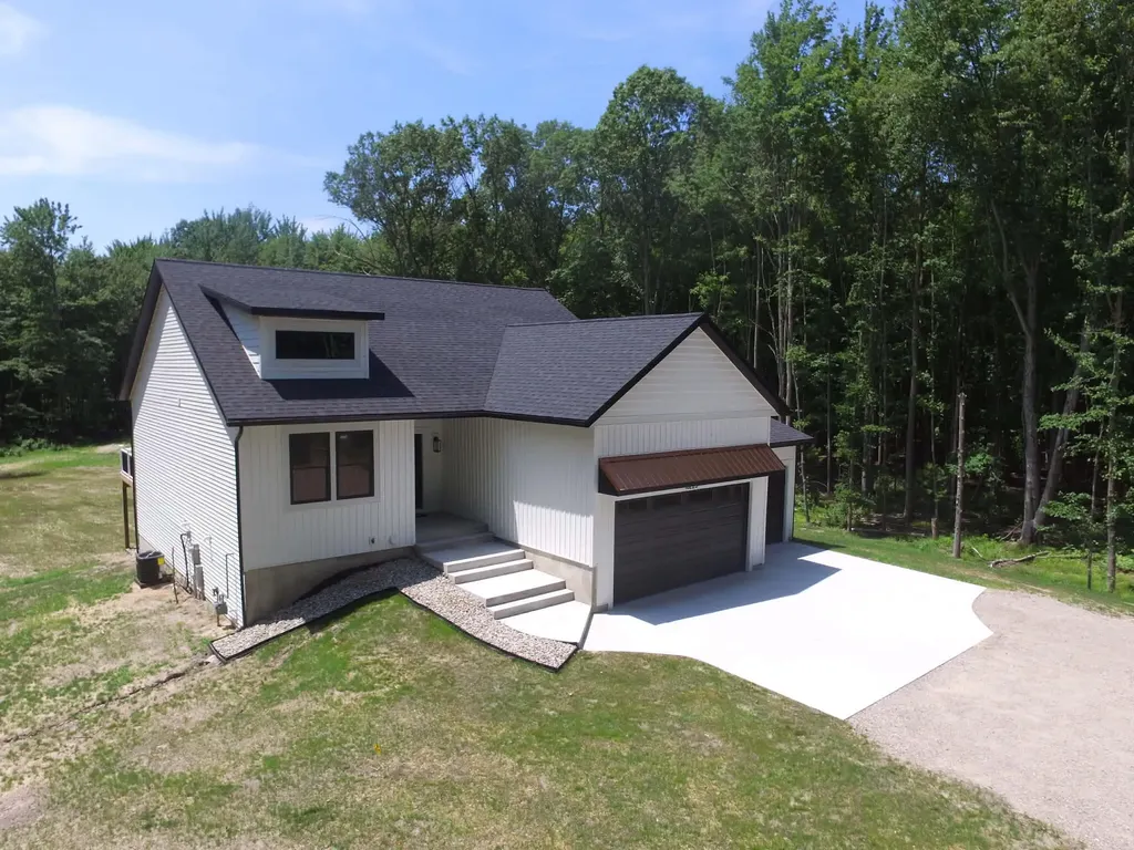16229 148th Avenue Spring Lake Township MI 49456