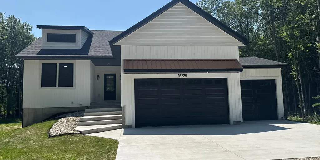 16229 148th Avenue Spring Lake Township MI 49456