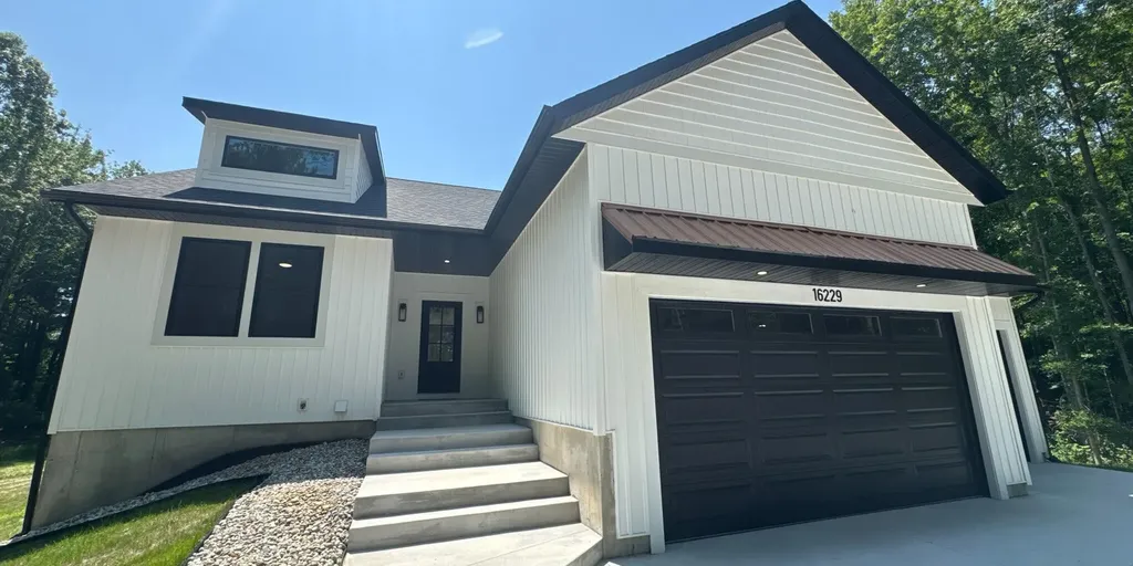 16229 148th Avenue Spring Lake Township MI 49456
