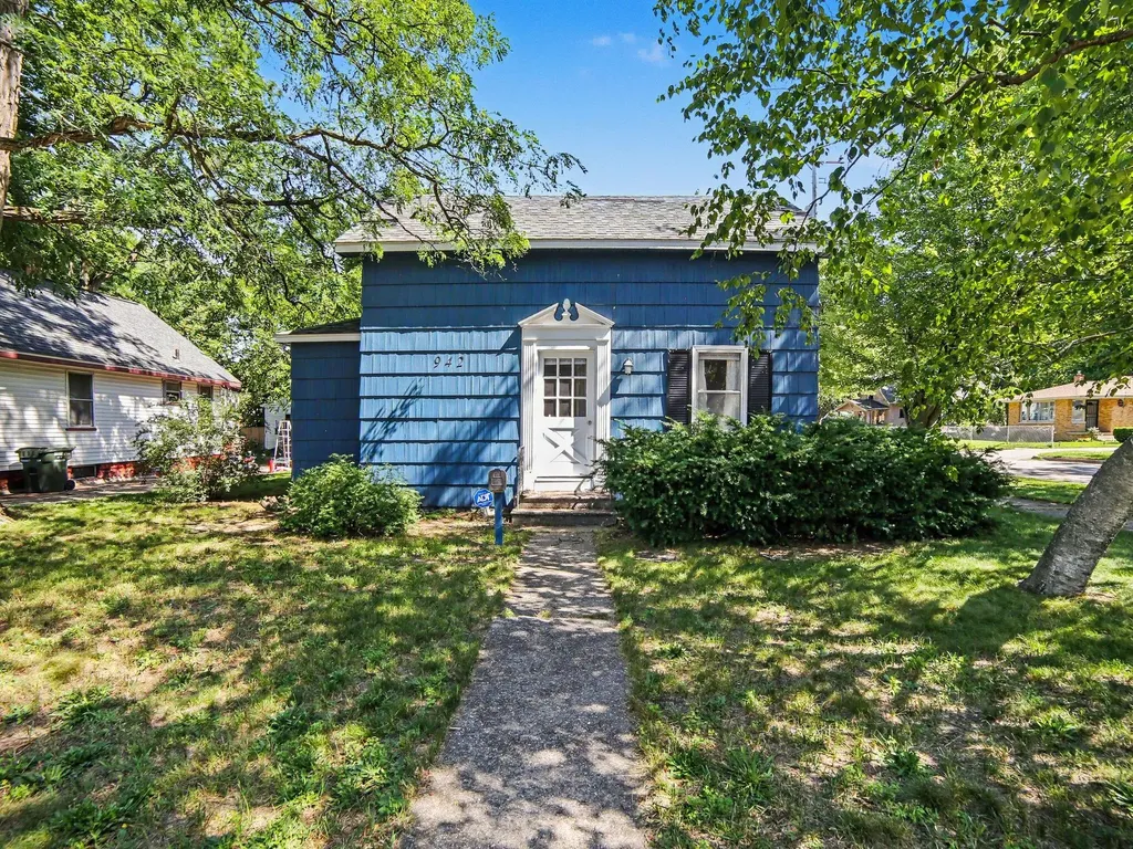 942 Amity Avenue Muskegon City MI 49442