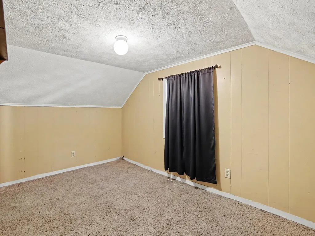 942 Amity Avenue Muskegon City MI 49442