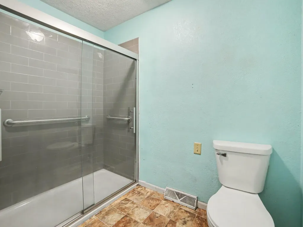 942 Amity Avenue Muskegon City MI 49442