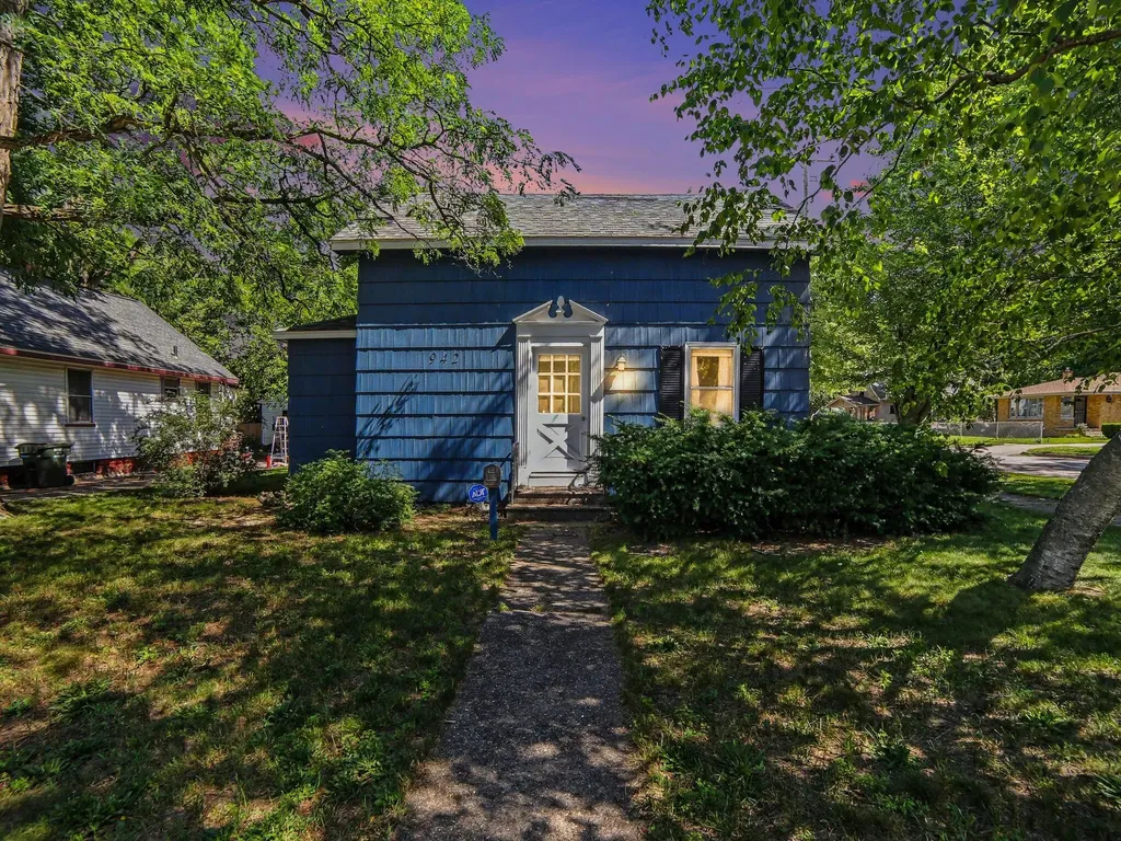 942 Amity Avenue Muskegon City MI 49442
