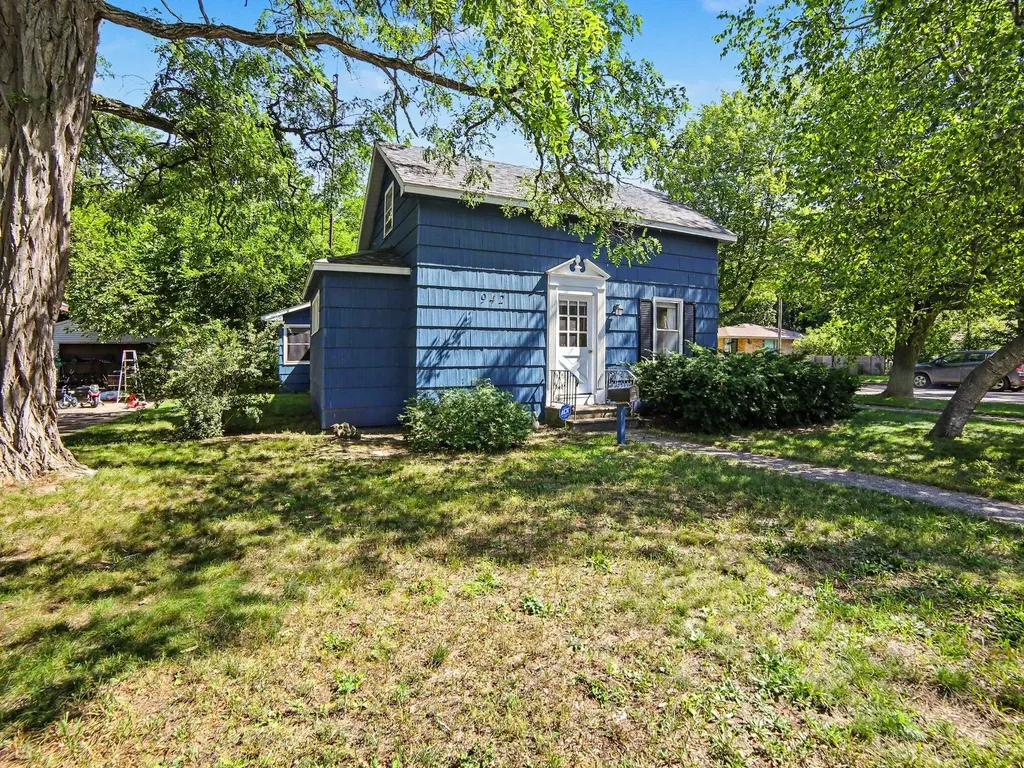 942 Amity Avenue Muskegon City MI 49442