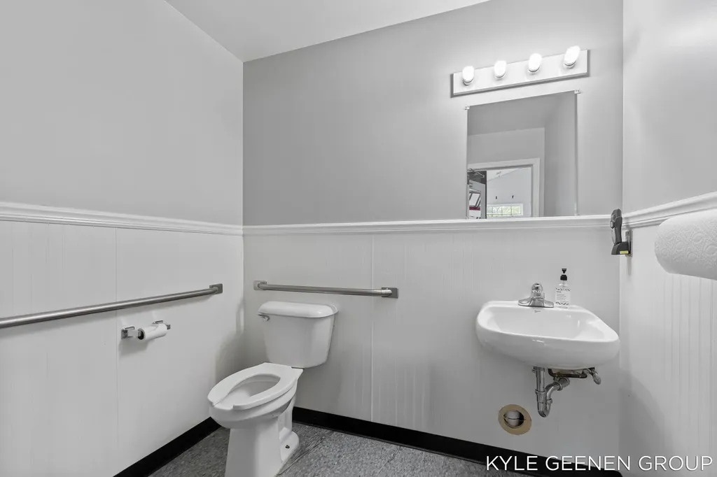60 E Lakewood Boulevard Holland Charter Township MI 49424