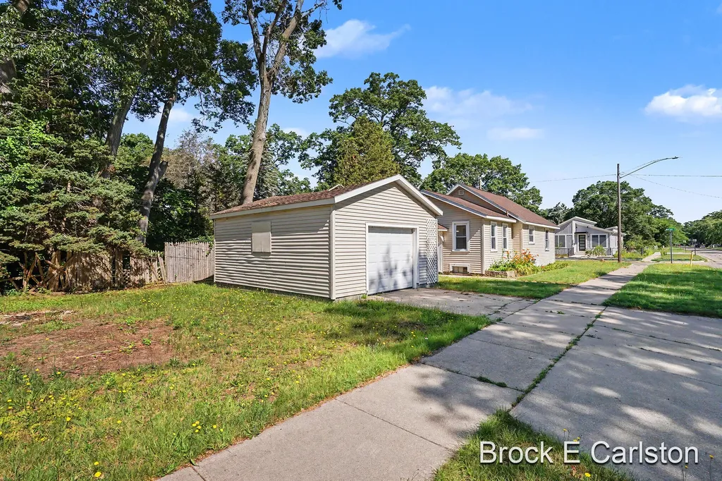 2309 Philo Avenue Muskegon City MI 49441
