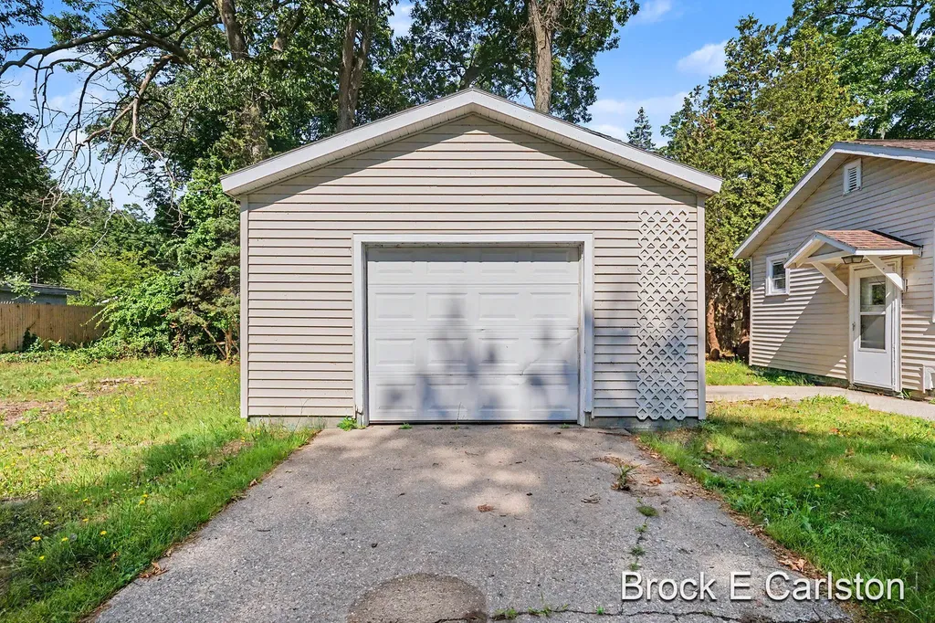 2309 Philo Avenue Muskegon City MI 49441