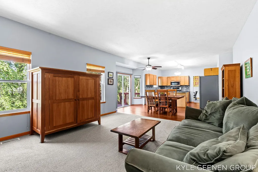 10887 Thornberry Way Holland Charter Township MI 49464