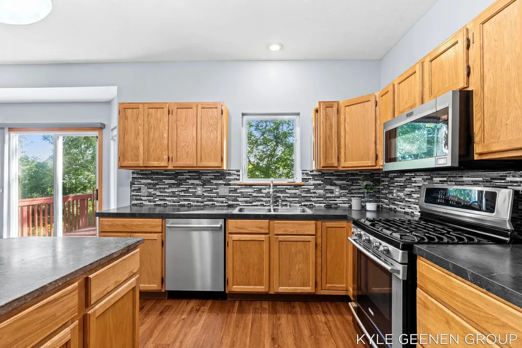 10887 Thornberry Way Holland Charter Township MI 49464