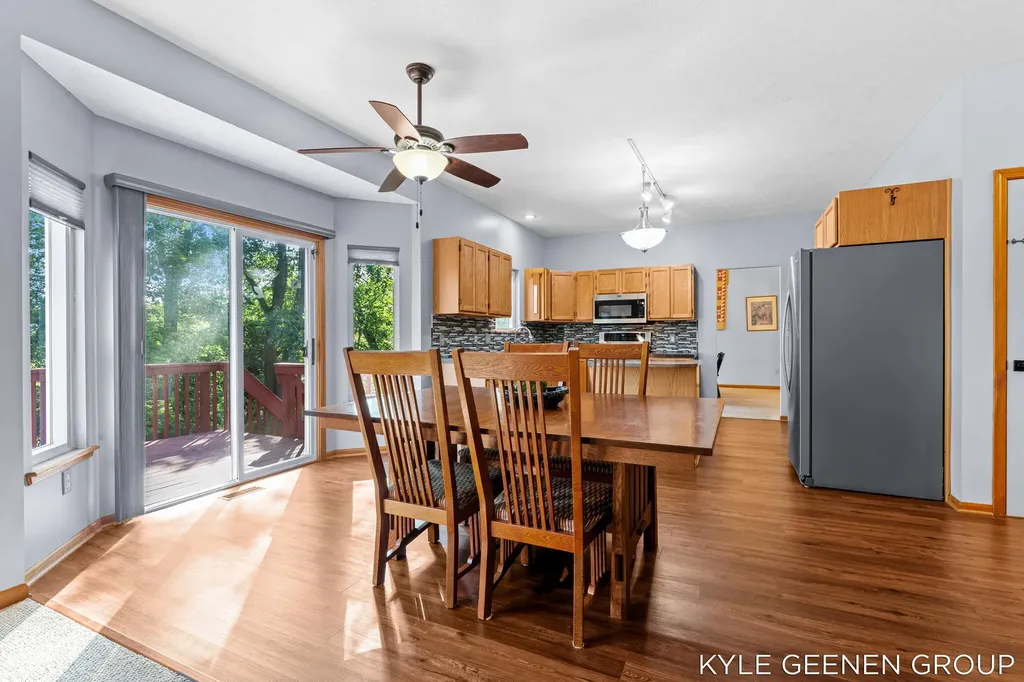 10887 Thornberry Way Holland Charter Township MI 49464