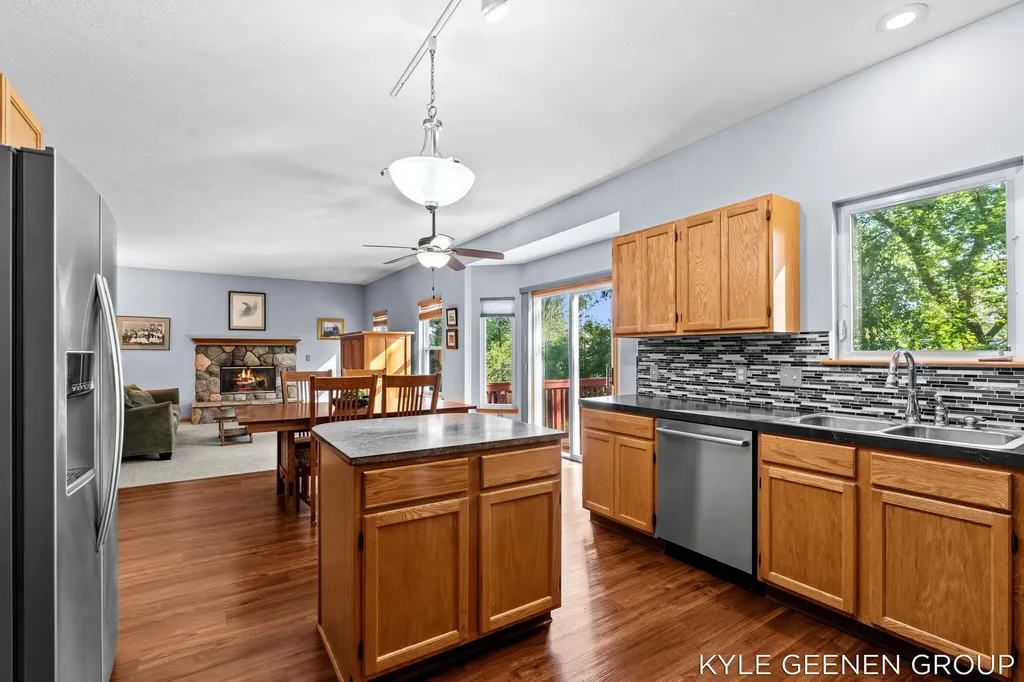 10887 Thornberry Way Holland Charter Township MI 49464