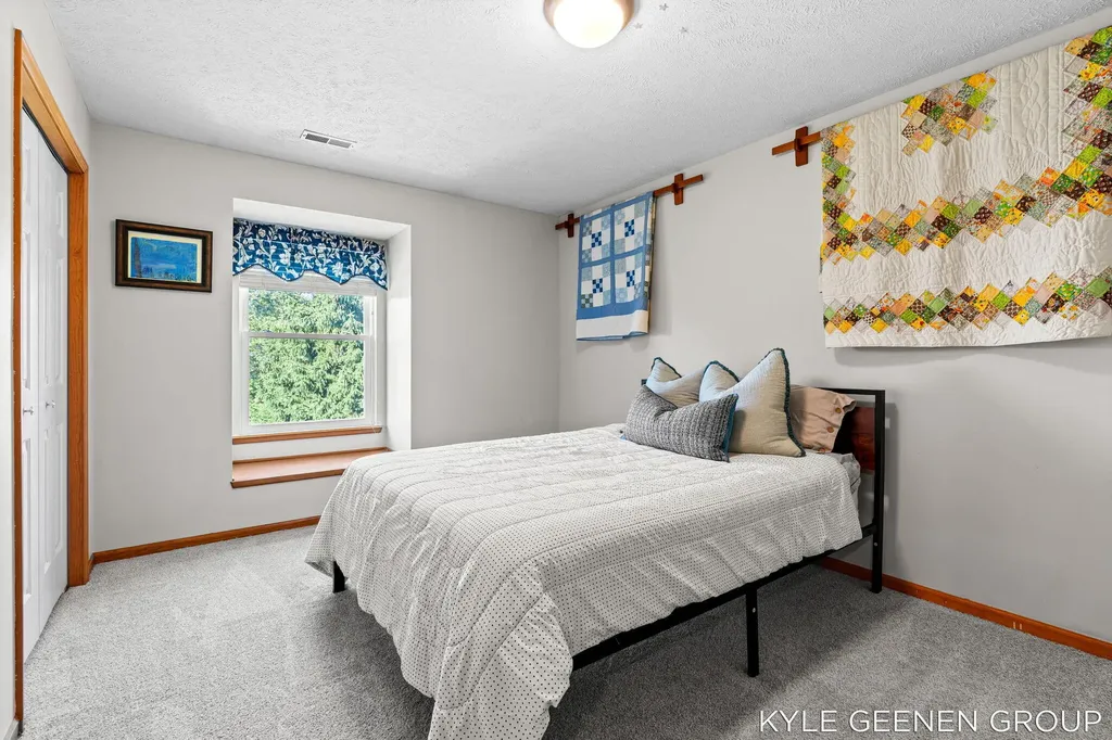 10887 Thornberry Way Holland Charter Township MI 49464