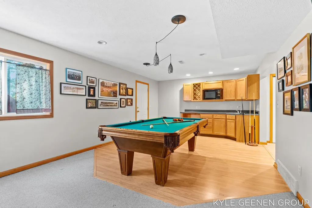 10887 Thornberry Way Holland Charter Township MI 49464