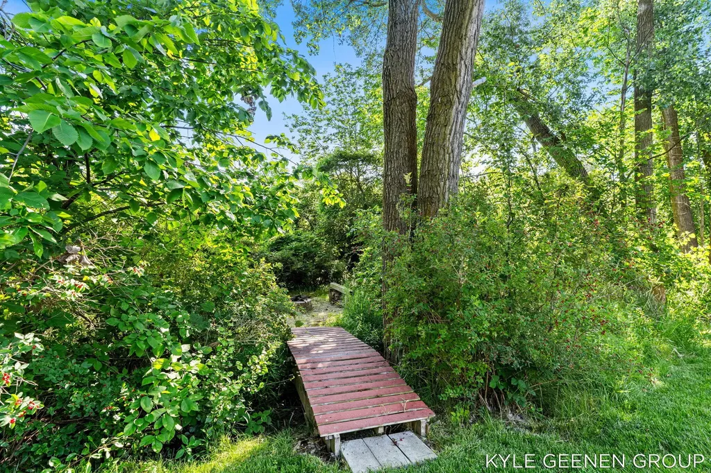10887 Thornberry Way Holland Charter Township MI 49464