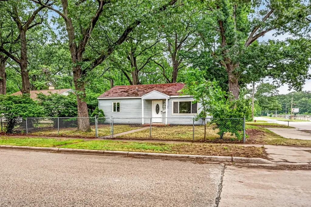 2294 Austin Street Muskegon City MI 49444