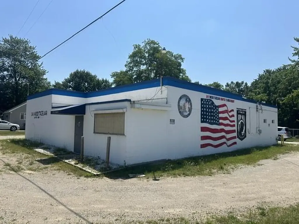 2415 E Laketon Avenue Muskegon Charter Township MI 49442