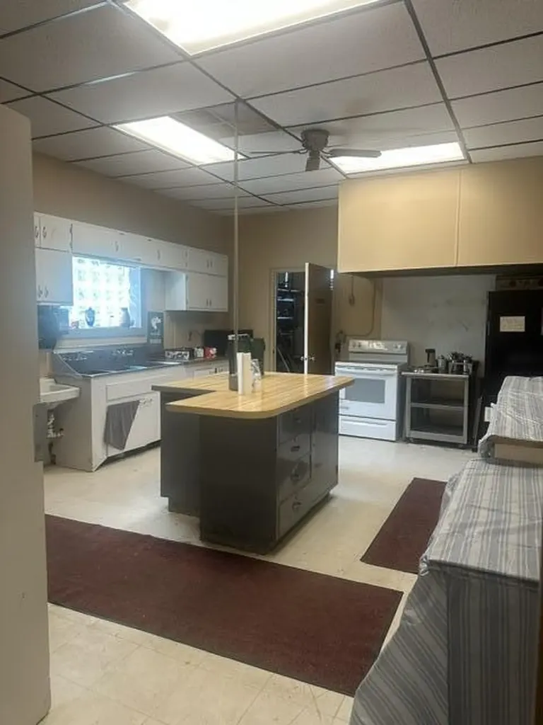 2415 E Laketon Avenue Muskegon Charter Township MI 49442