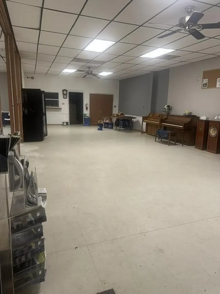 2415 E Laketon Avenue Muskegon Charter Township MI 49442