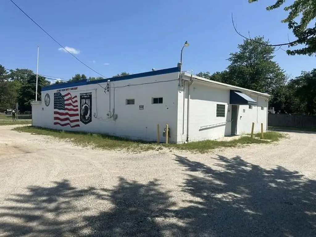 2415 E Laketon Avenue Muskegon Charter Township MI 49442