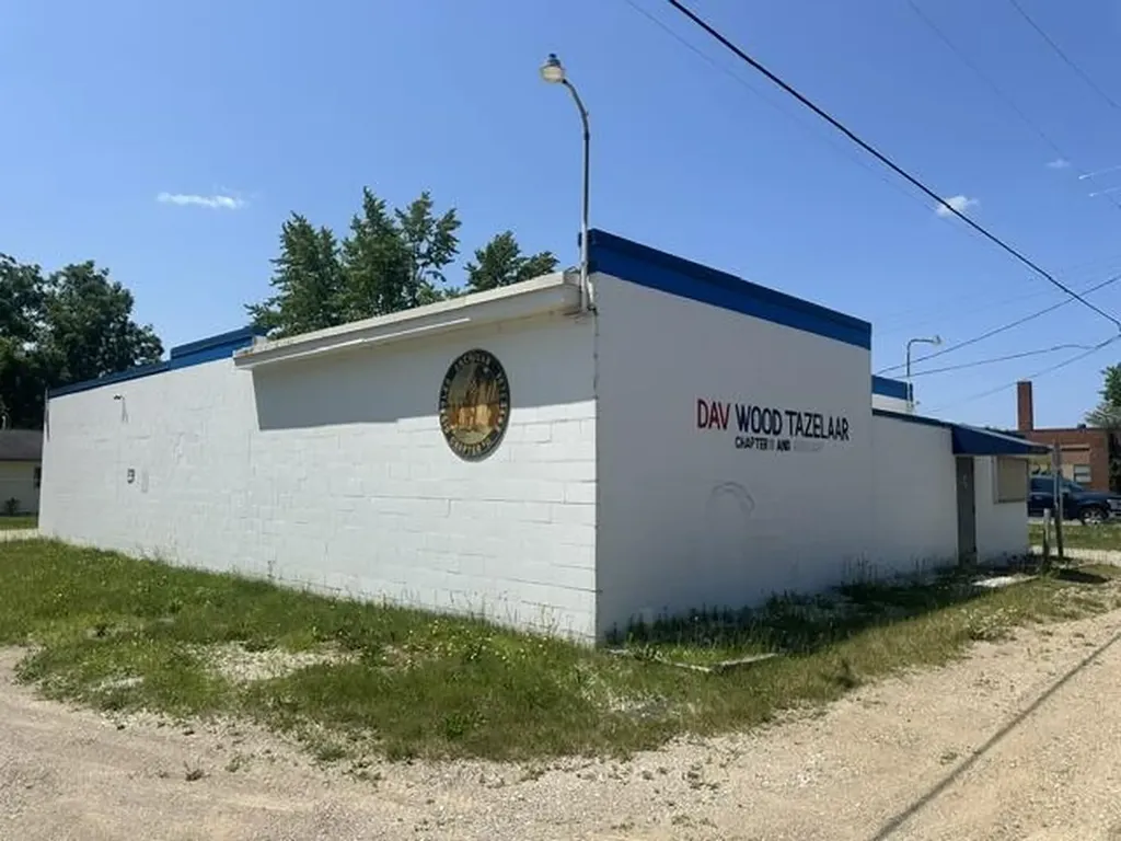 2415 E Laketon Avenue Muskegon Charter Township MI 49442