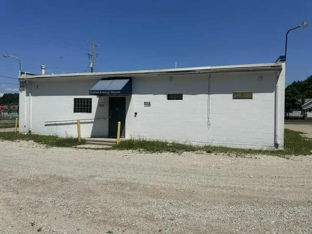 2415 E Laketon Avenue Muskegon Charter Township MI 49442