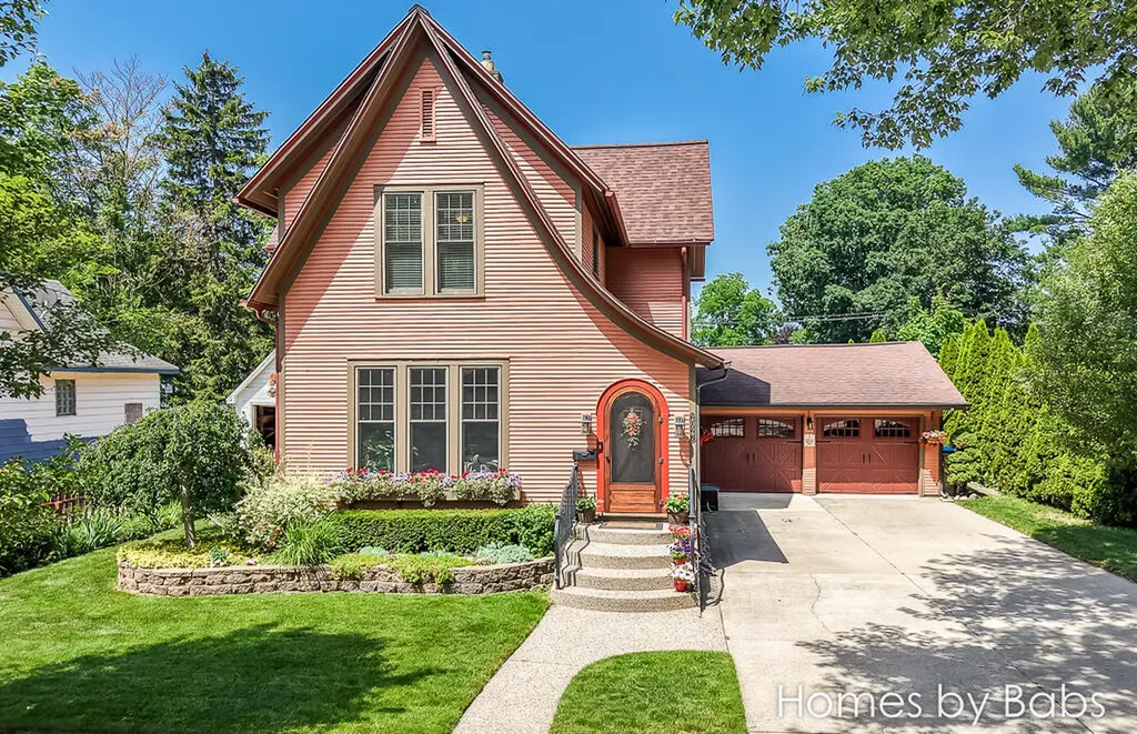 2027 Bourdon Street Muskegon City MI 49441