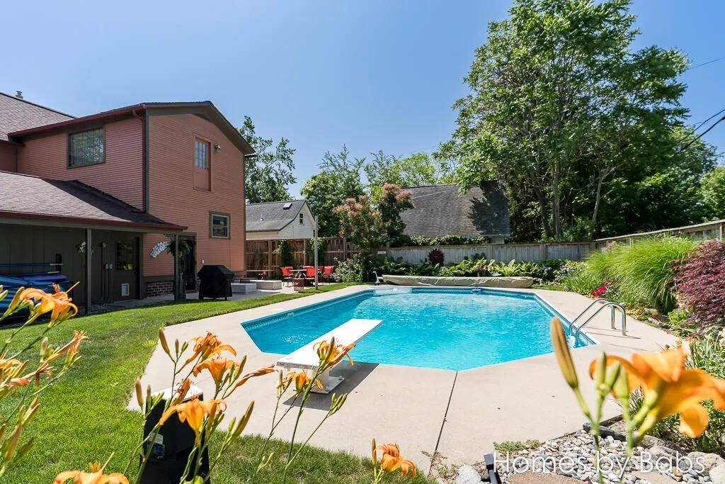 2027 Bourdon Street Muskegon City MI 49441