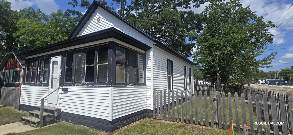 2744 8th Street Muskegon Heights City MI 49444