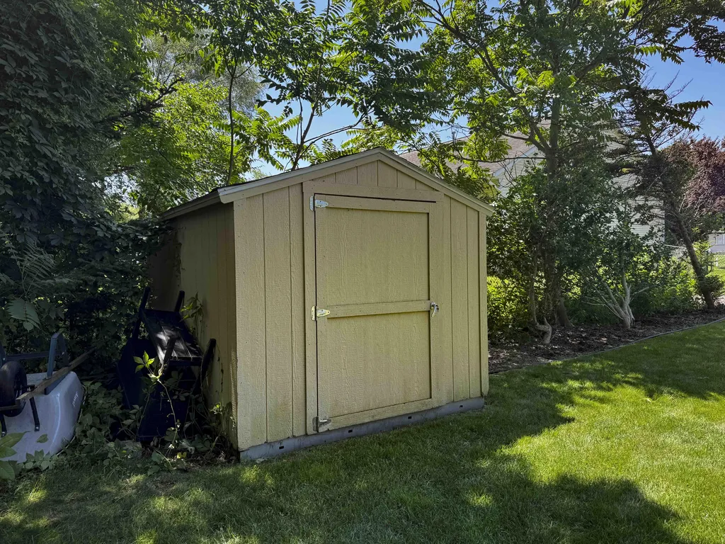 5108 Chanick Street Norton Shores City MI 49441