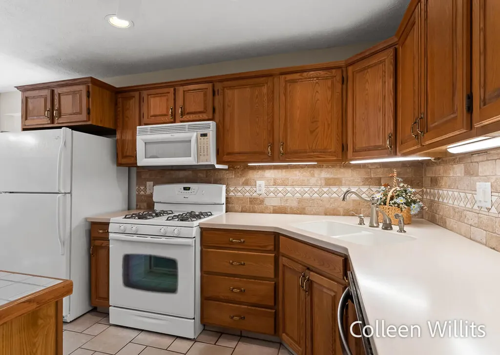 31 Skyline Circle NW Grand Rapids City MI 49504