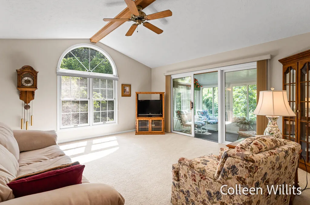 31 Skyline Circle NW Grand Rapids City MI 49504