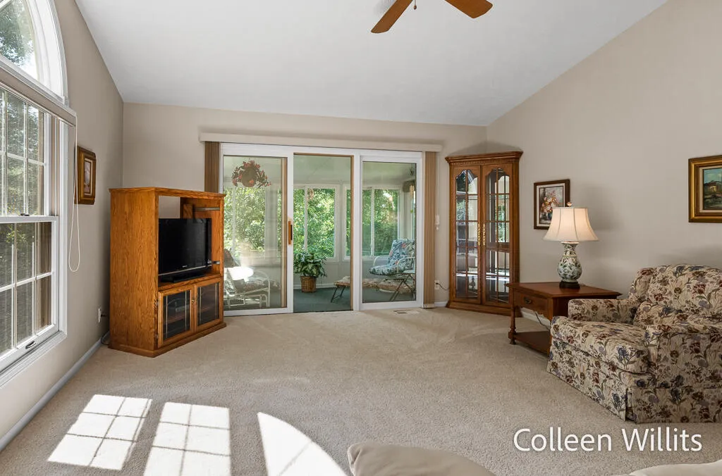 31 Skyline Circle NW Grand Rapids City MI 49504