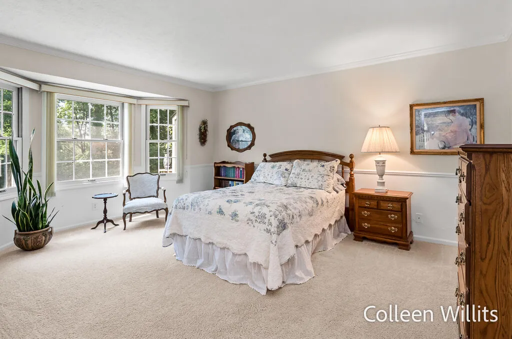 31 Skyline Circle NW Grand Rapids City MI 49504