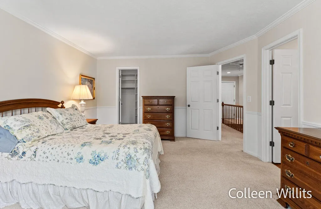 31 Skyline Circle NW Grand Rapids City MI 49504