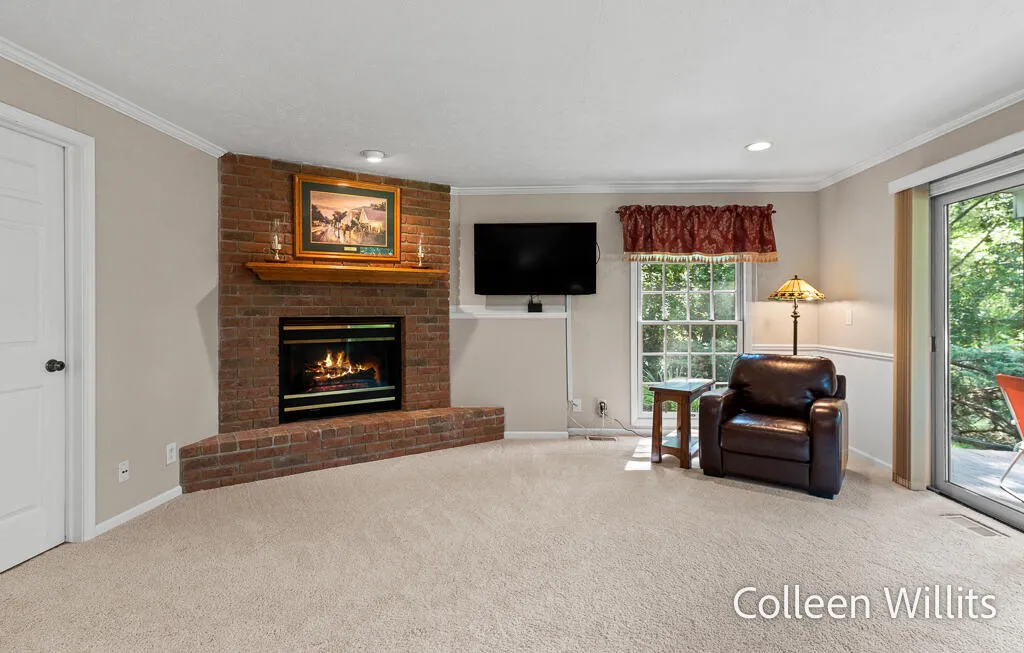 31 Skyline Circle NW Grand Rapids City MI 49504