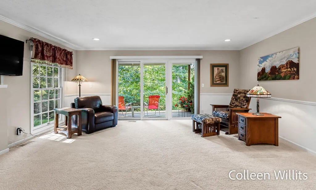 31 Skyline Circle NW Grand Rapids City MI 49504