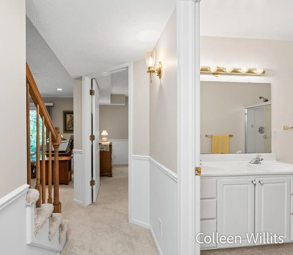 31 Skyline Circle NW Grand Rapids City MI 49504