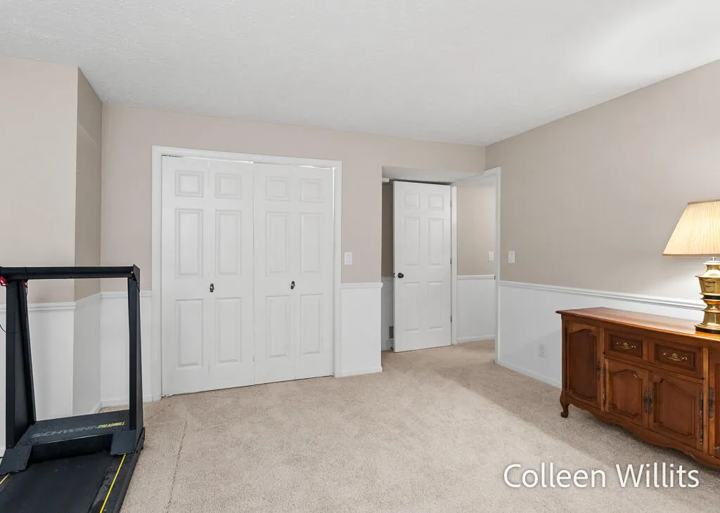 31 Skyline Circle NW Grand Rapids City MI 49504